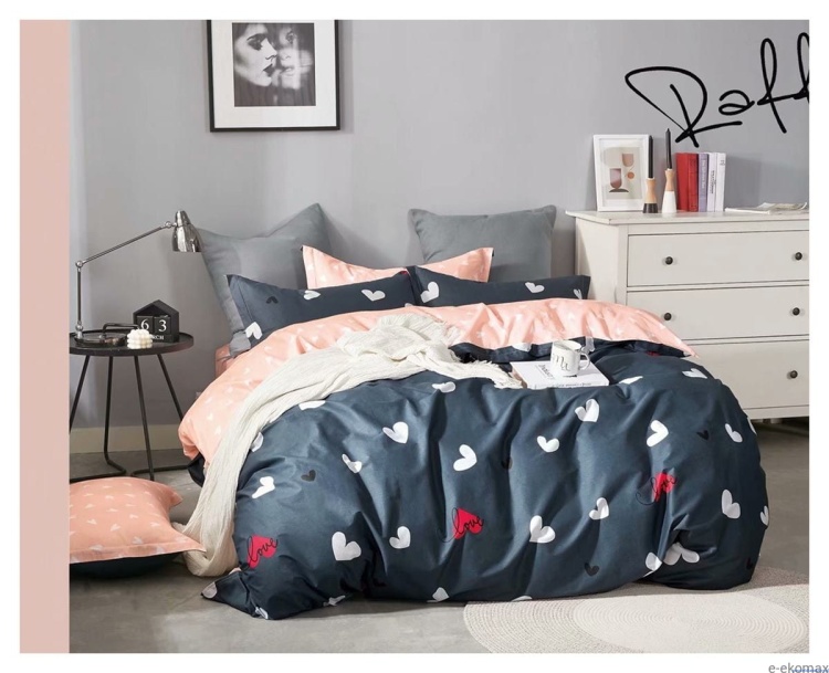 Komplet pościeli dwustronnej granatowej w serca w rozmiarze 160x200cm