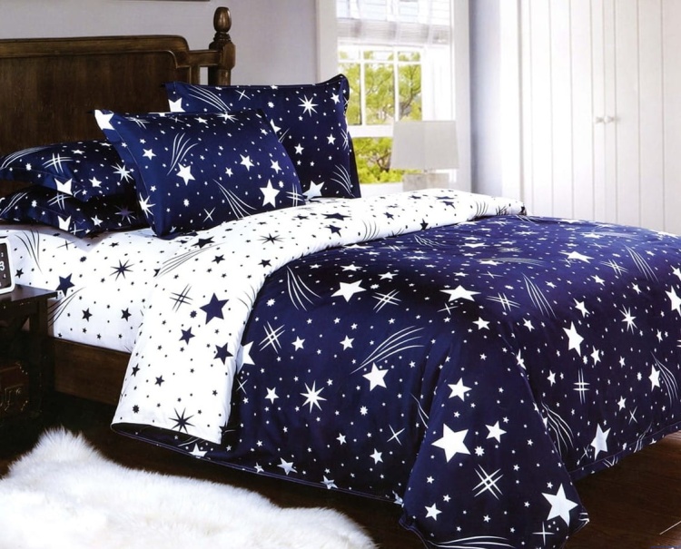 Pościel dwustronna rozmiar 160x200cm granatowa w gwiazdki białe