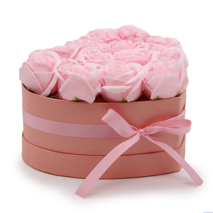 FLOWER BOX serce z róż mydlanych kolor różowy z kokardką
