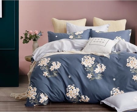 Komplet pościeli dwustronnej 160x200 cm granatowa kwiaty jasne